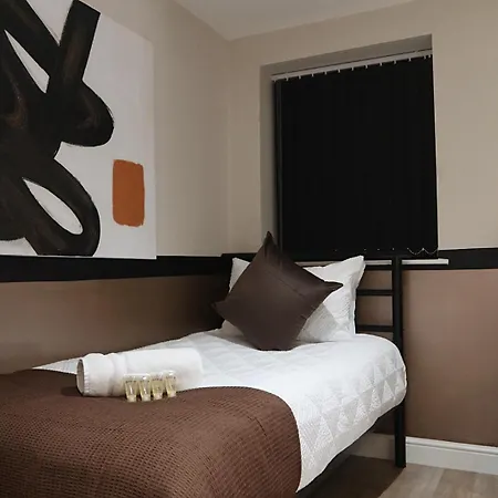 The Maison - Town Clock Views, 5 Min Walk To Train Station Leeds (West Yorkshire)