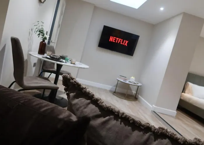 The Maison - Town Clock Views, 5 Min Walk To Train Station Appartamento *