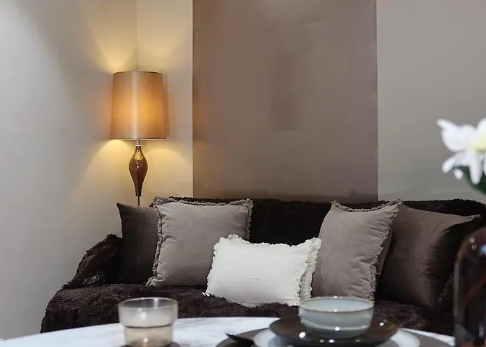 The Maison - Town Clock Views, 5 Min Walk To Train Station * Leeds (West Yorkshire)