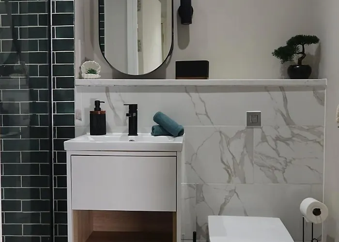 The Maison - Town Clock Views, 5 Min Walk To Train Station Leeds (West Yorkshire)