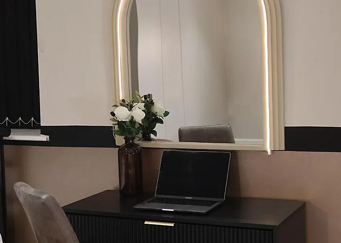 Appartement The Maison - Town Clock Views, 5 Min Walk To Train Station