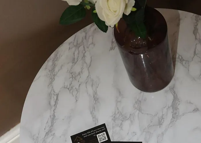 The Maison - Town Clock Views, 5 Min Walk To Train Station Leeds (West Yorkshire)